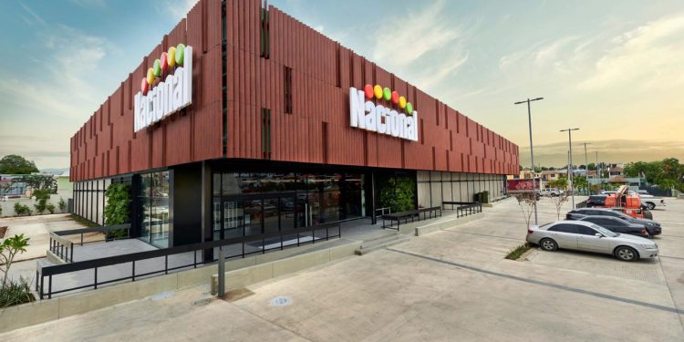 Supermercados Nacional continúa crecimiento en Santiago con nueva apertura en El Dorado