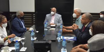 Pasados presidentes de la ADP respaldan plan de educación 2020-2021