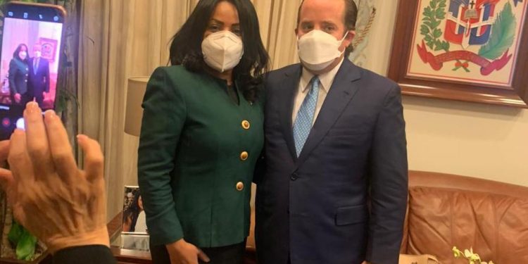 Diputada Lily Florentino solicita nombramientos en el Gobierno para perremeístas