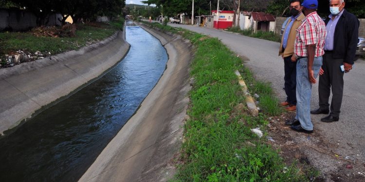 INDRHI contratará empresa para rehabilitar canales en región Ozama – Nizao