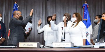 Cámara de Diputados juramenta a tres nuevos diputados que llenaron vacantes en PRM