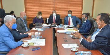 Senadores reciben visita del ministro de Medio Ambiente y Recursos Naturales, Orlando Jorge Mera