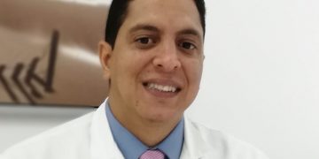 Infectólogo advierte largo feriado sería fuente de contagios Covid-19