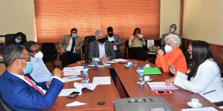 La Comisión Permanente de Justicia y Derechos Humanos del Senado de la República escucha opinión de directora de Ética e Integridad Gubernamental sobre proyecto de ley que crea la Dirección General de Ética y Transparencia