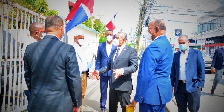 La Comisión de Cultura del Senado realiza descenso a la avenida Charles Summer para continuar con el estudio del proyecto de ley que busca designar con el nombre de Rafael Corporán de los Santos a esa vía del Distrito Nacional.