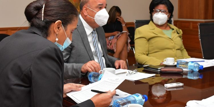 Comisión de Salud Pública del Senado se enfoca en la calidad del agua.