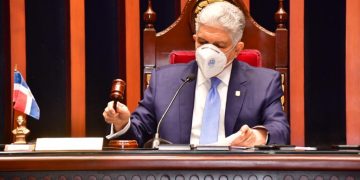 Proyecto de Ley que Elimina Pago Reinscripción de Colegios Privados va a Comisión Permanente