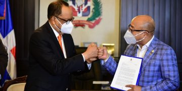 Pacheco recibe proyecto de ley sobre el Referendo depositado por el Poder Ejecutivo