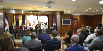 Bloque diputados y miembros del comité político PLD alertan peligro de limitar pruebas PCR.