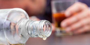 Distribuidor  de bebidas  dice problema  del alcohol  adulterado es responsabilidad del gobierno y los industriales autorizados.