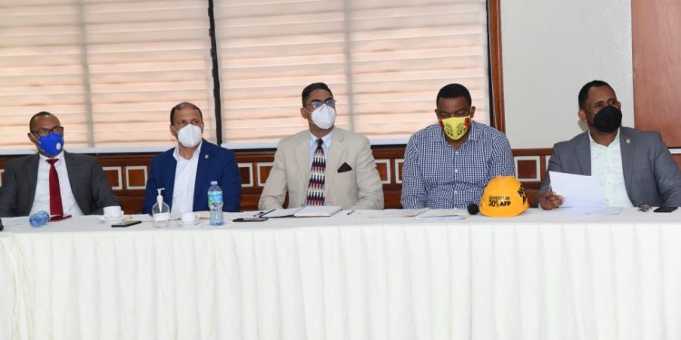 Diputados escuchan directivos del Club Los Trinitario, quienes piden sea manejado por ASDE.