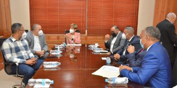 Escuchan a comunitarios de La Altagracia sobre la construcción del Aeropuerto Internacional de Bávaro.