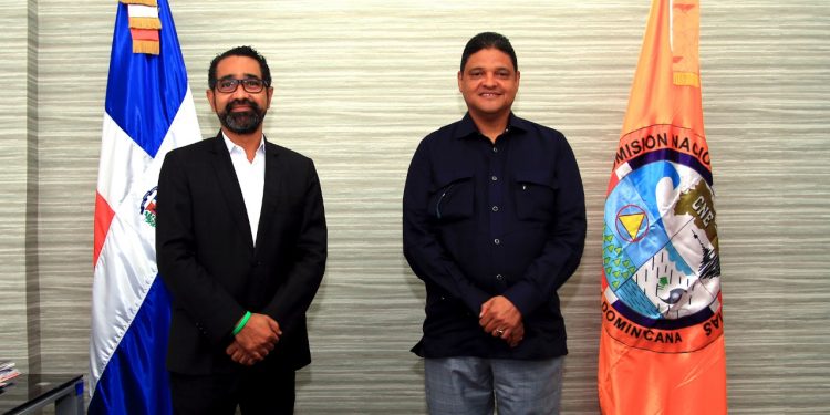 Director de la Defensa Civil visita COE