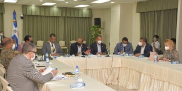 Comisiones de Defensa y Frontera del Senado se reúnen con el director de Migración