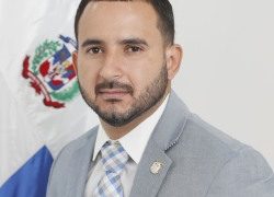 Diputado aclara no tiene nada que ocultar sobre su identidad