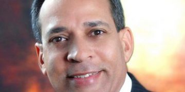 Osiris de León niega presa Haina afecte a 5,000 familias.