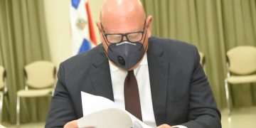 Comisión de Relaciones Exteriores del Senado acuerda invitar a secretarios de ultramar de los partidos