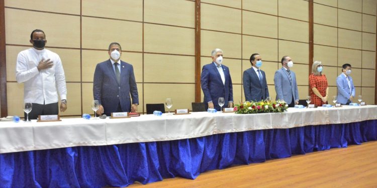 El proyecto Juventud Prende y Emprende, del Senado, gradúa a 185 participantes