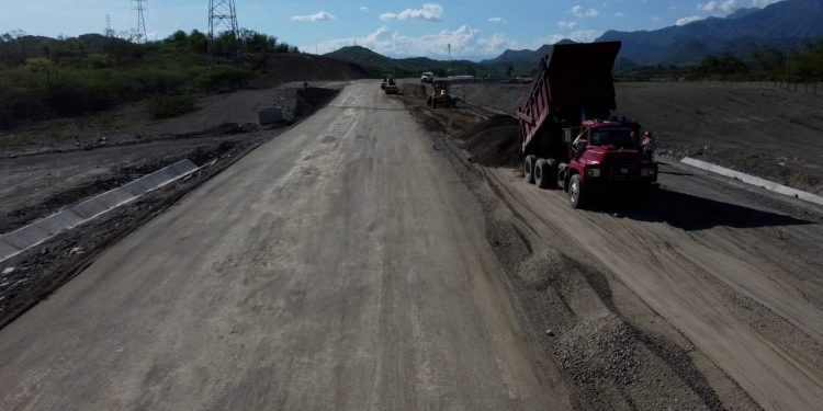 La construcción de la circunvalación de Baní se encuentra en un 55% de ejecución y su terminación se proyecta a septiembre 2022