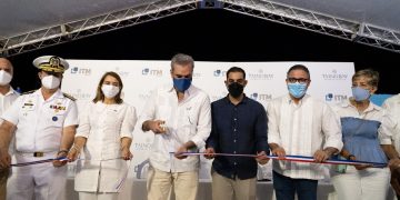 Presidente Luis Abinader inaugura espigón para pescadores en puerto de Puerto Plata