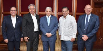 Presidente del Senado recibe a miembros de la Cámara de Representantes de Puerto Rico