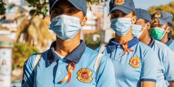 ADN lanza unidad policial municipal para protección de las mujeres y enciende monumentos de la capital con luces naranja