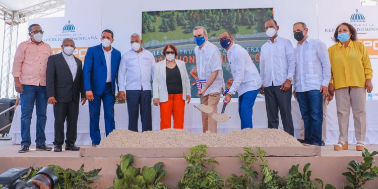 Con inversión de 1,500 millones, Gobierno inicia reconstrucción carretera Barahona-Enriquillo