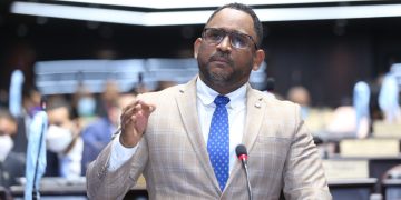 Diputado Aracena: ha llegado el momento de parar ritmo acelerado de préstamos en RD 