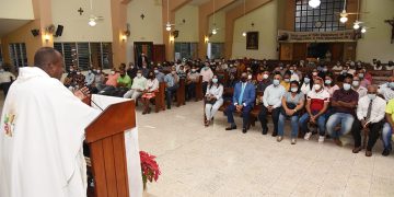 Deligne Ascención entrega remozada parroquia Santo Toribio en sector Los Ríos, Distrito Nacional