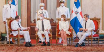 Presidente Abinader recibe cartas credenciales de siete nuevos embajadores