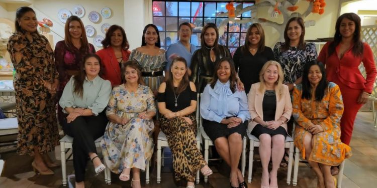 Fundación Princesas del Siglo 21 y Federación de Mujeres Empresarias Dominico Internacional firman convenio