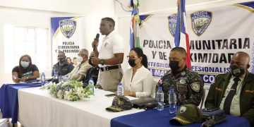 Policía realiza encuentro comunitario en el sector La Ciénaga,