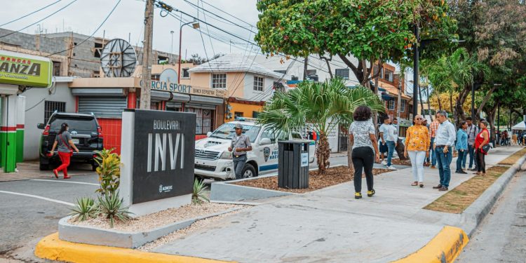 Residentes del INVI reciben con alegría nuevo bulevar entregado por alcaldesa Carolina Mejía