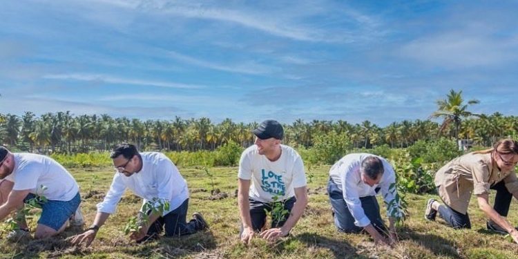 Músicos de Coldplay asumen compromisos con el medio ambiente
