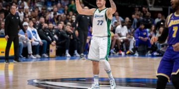 Doncic y Dallas complican existencia de los Lakers, Giannis se crece ante Filadelfia