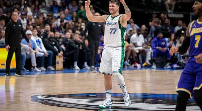 Doncic y Dallas complican existencia de los Lakers, Giannis se crece ante Filadelfia