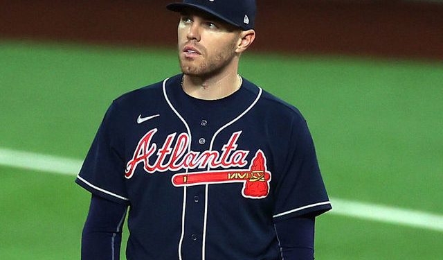 Medias Rojas muestran interés en Freddie Freeman
