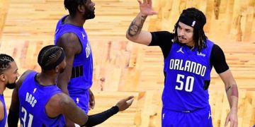 El Magic sorprende a los Warriors de Curry, Antetokounmpo comanda triunfo Bucks