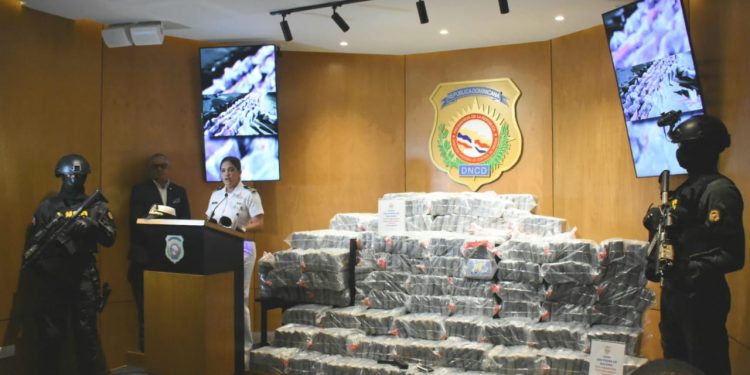 Ocupan 810 paquetes presumiblemente de cocaína