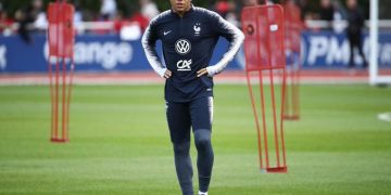 Sigue incierto el futuro de Mbappé dentro del PSG