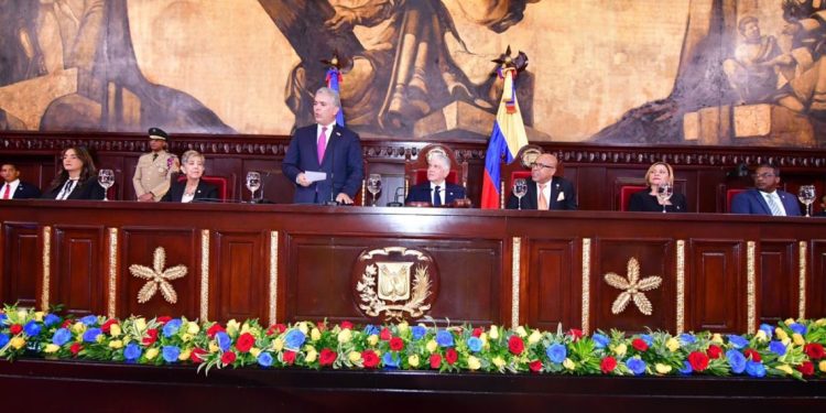 Iván Duque destaca fortaleza del turismo entre RD y Colombia