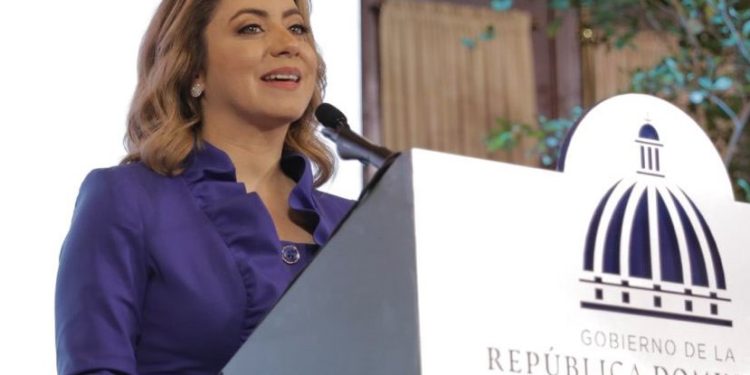 Gloria Reyes se pone a disposición del Congreso para ser interpelada