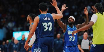 Edwards y Towns comandan victoria de Wolves sobre Spurs, Denver se instala en playoffs