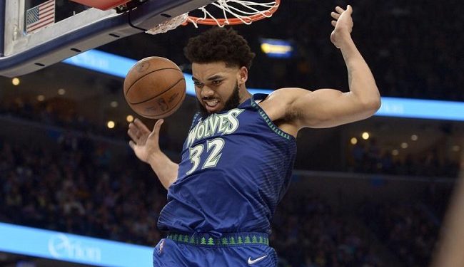 Edwards y Towns sorprenden a Memphis, Curry vuelve a cancha y Warriors ganan