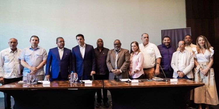 Uber y taxistas de Bávaro y Punta Cana formalizan un acuerdo para evitar conflictos