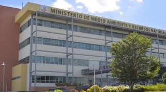 Medio Ambiente detiene extracción caliche sin permiso en Azua