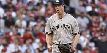 Yankees ganan octavo en fila, Tigres vencen a Dodgers, pese a hito de Kershaw