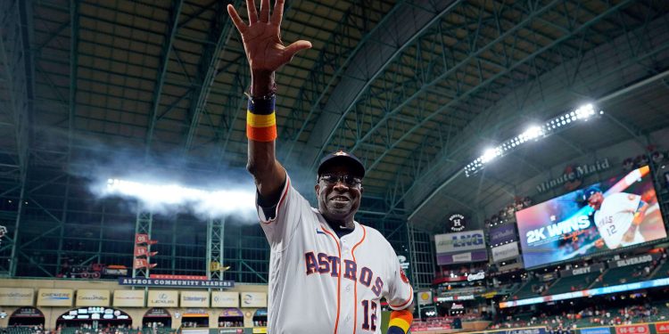 Baker ingresa al club de las 2,000 victorias