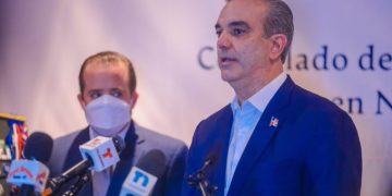 Abinader: “Ser funcionario público no es un premio, sino un gran compromiso de muchos retos y peligros”