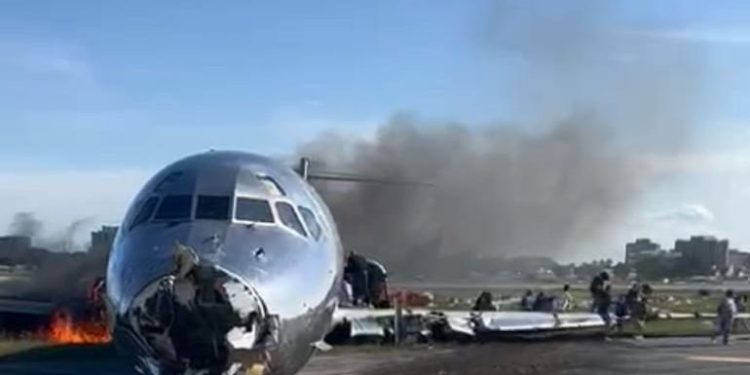 Investigan las circunstancias en que avión se incendió al aterrizar en Miami